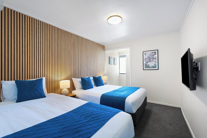 Room 6 of 43