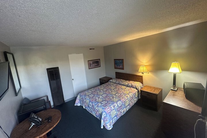 Room 5 of 13
