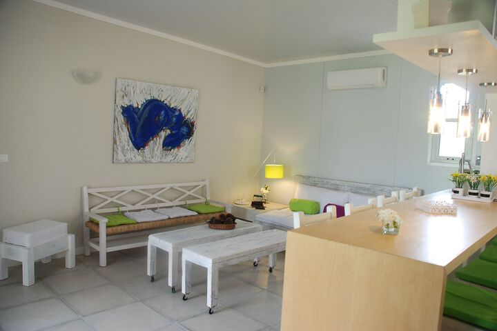 Room 10 of 26