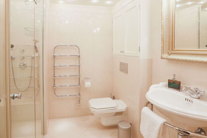 Room 9 of 23