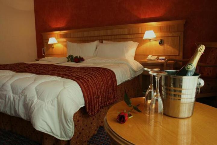Room 4 of 6
