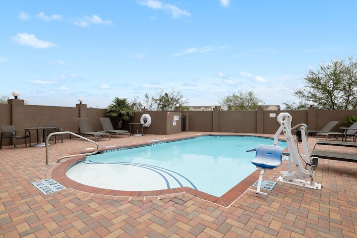 Pools & Facilities