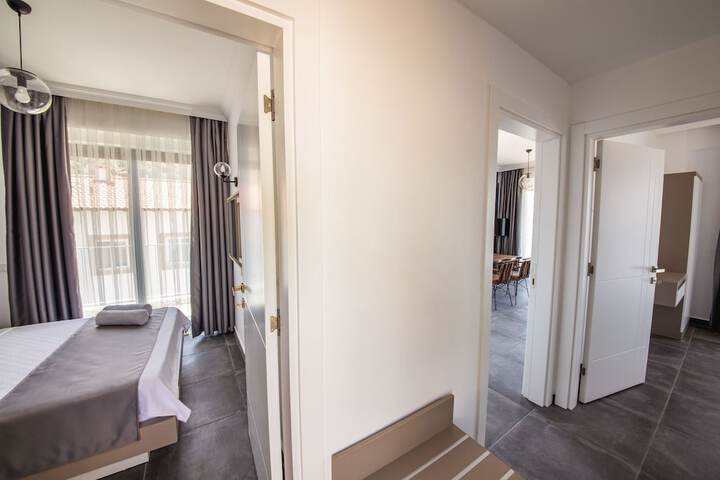 Room 5 of 36