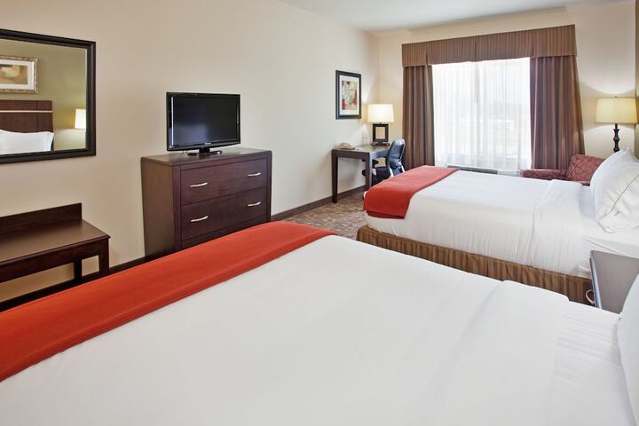 Room 5 of 32