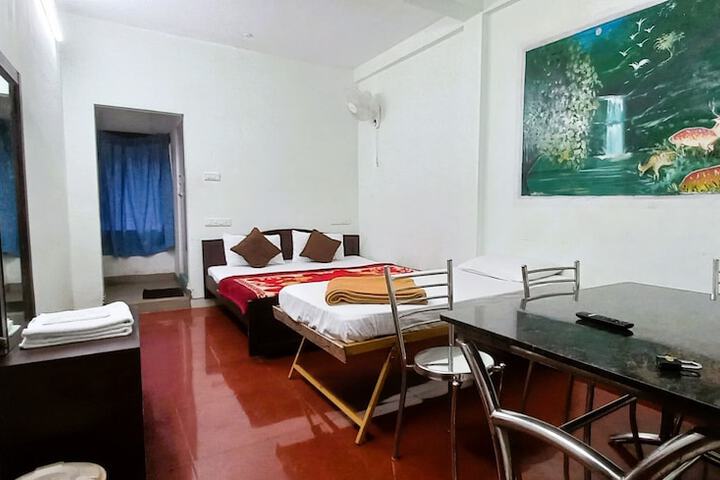 Room 4 of 20