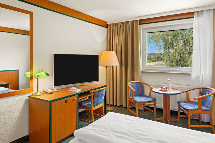 Room 11 of 31