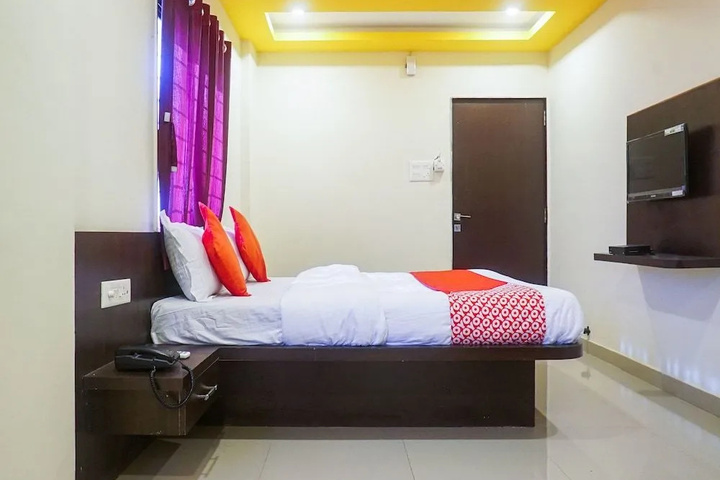 Room 5 of 14