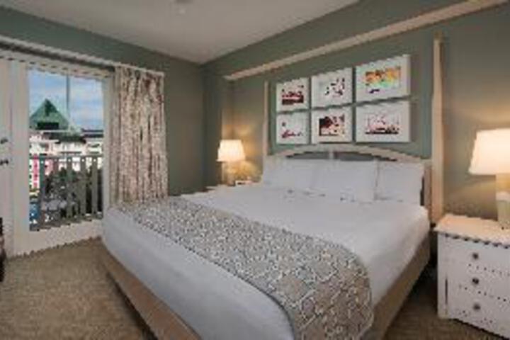 Room 16 of 18