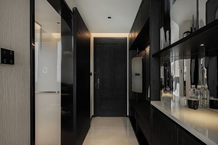 Room 100 of 143