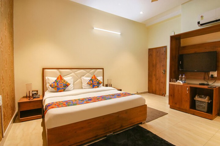 Room 21 of 38