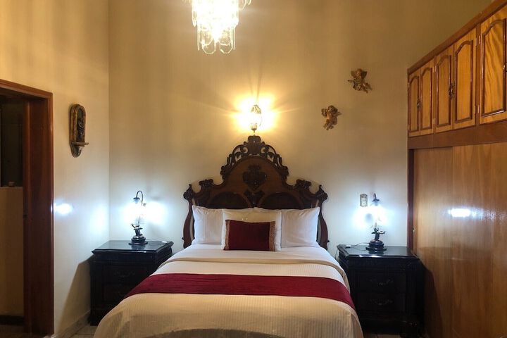 Room 3 of 20