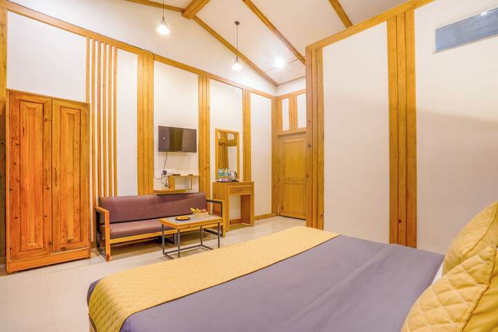 Room 34 of 100