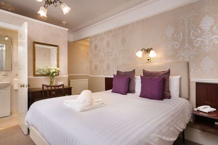 Room 14 of 46