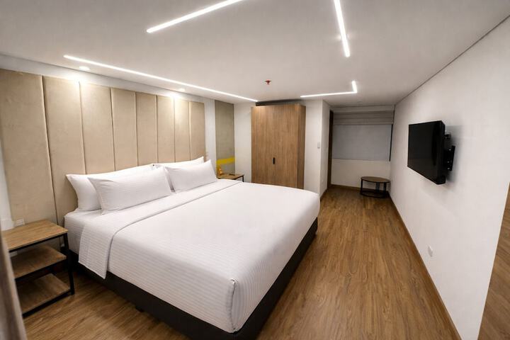 Room 3 of 9