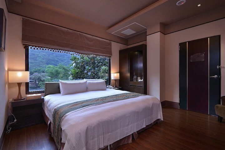 Room 10 of 45