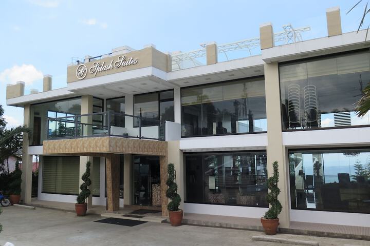Splash Suites Hotel Tagaytay