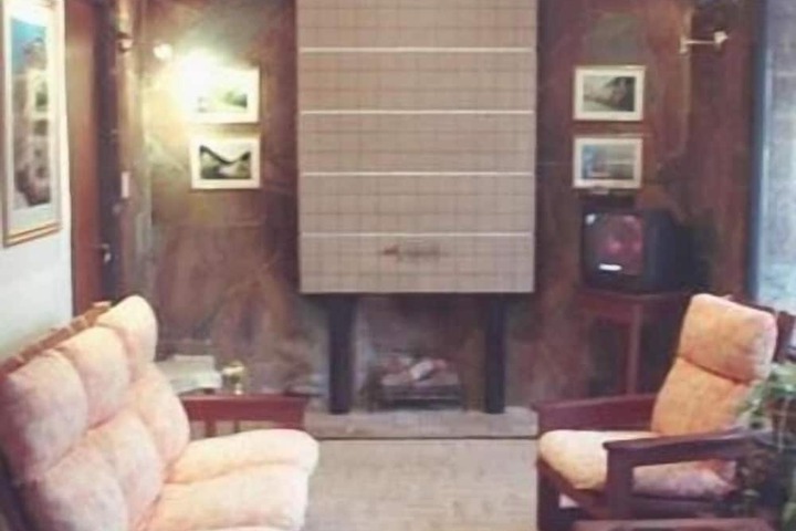 Room 11 of 19