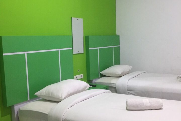 Room 11 of 30