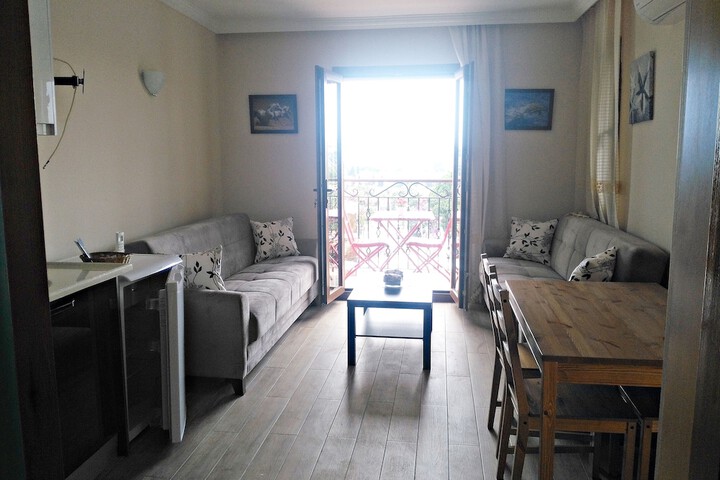 Room 12 of 48