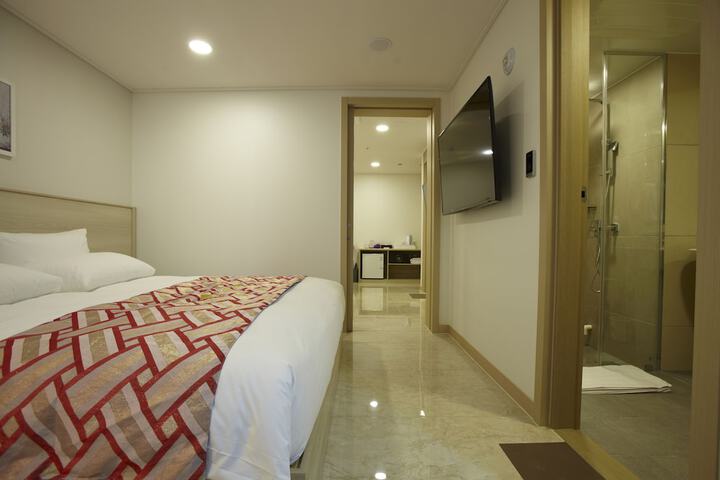 Room 37 of 78
