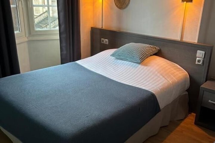 Room 2 of 20