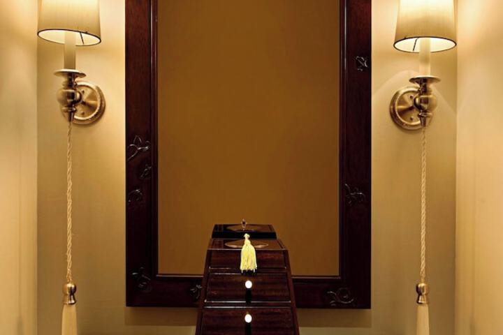 Room 43 of 234