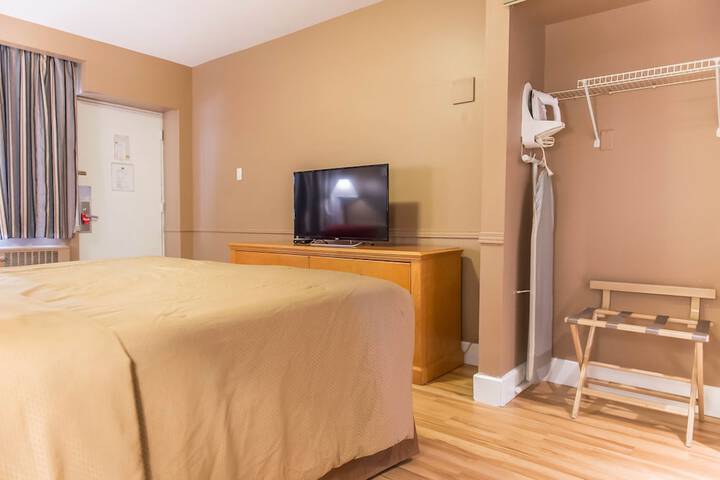 Room 7 of 36