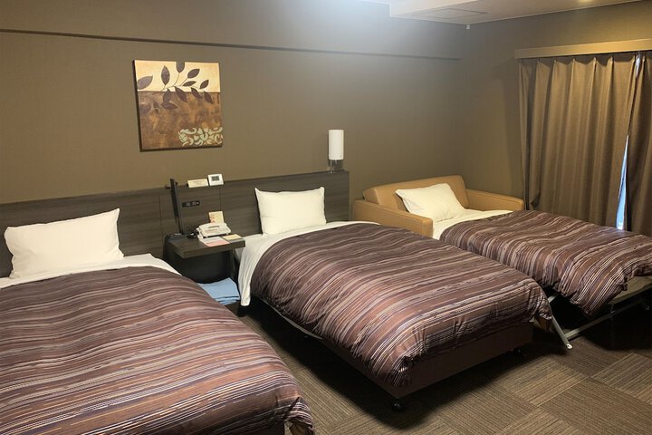 Room 5 of 37