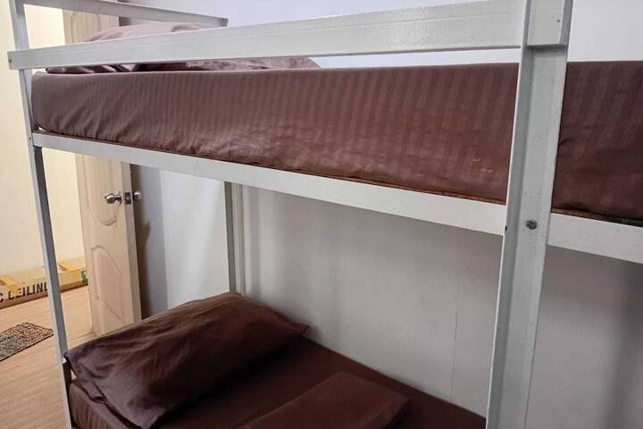 Room 6 of 6
