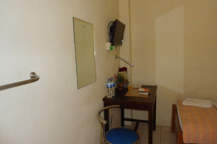 Room 17 of 39