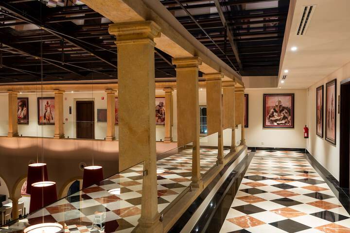 Ballroom/Hall 64 of 77
