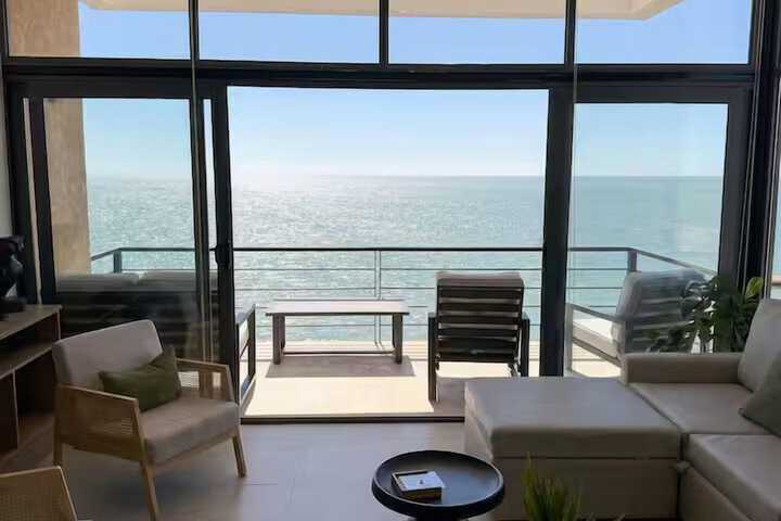 Room 54 of 90