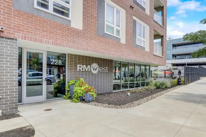 Photo of FRONTDESK RM - West Apts River Market Dist, Kansas City