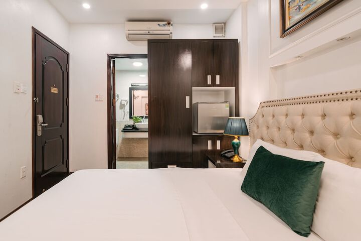 Room 16 of 49