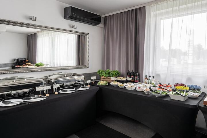 Dining 105 of 139
