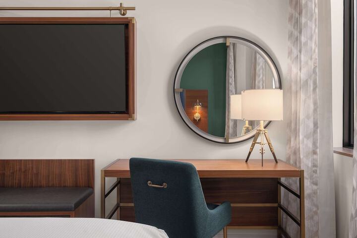 Room 11 of 39