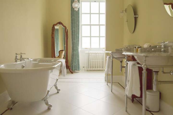 Room 16 of 21