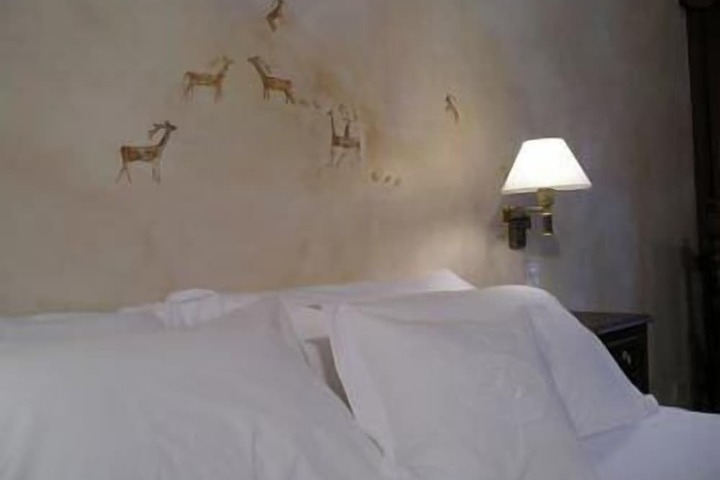 Room 16 of 44