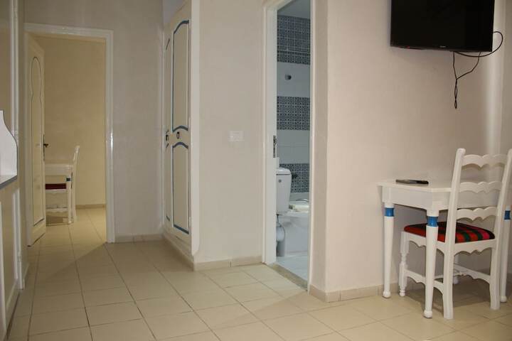 Room 25 of 153