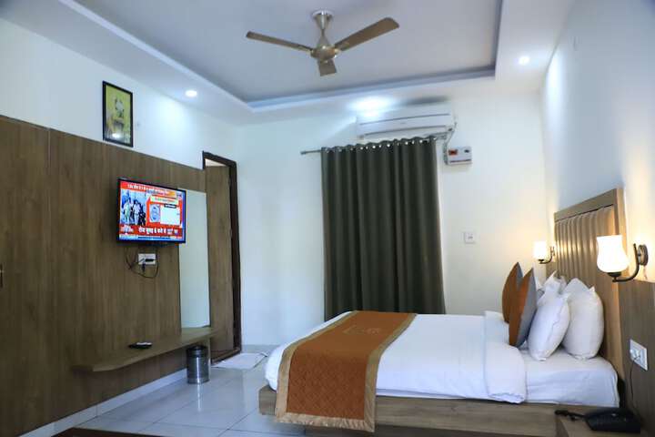 Room 69 of 178