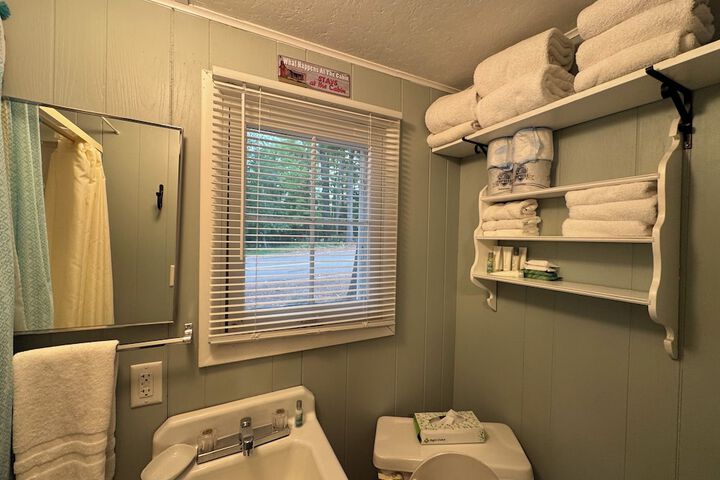 Room 20 of 115