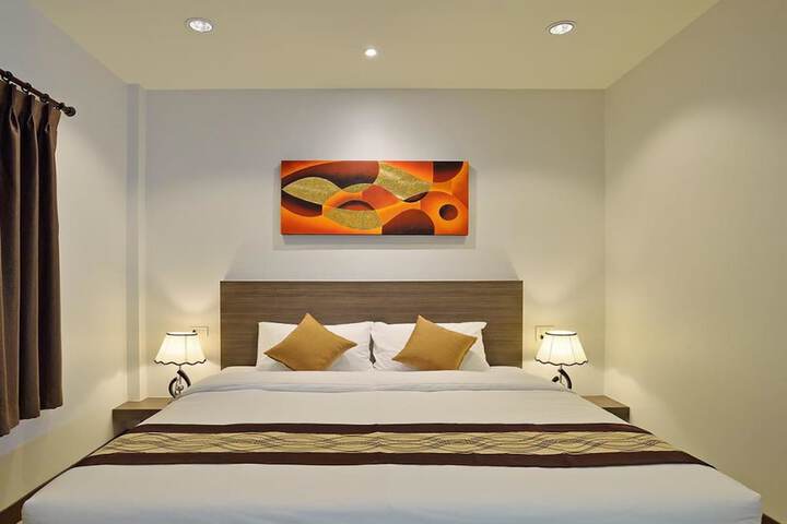 Room 6 of 24