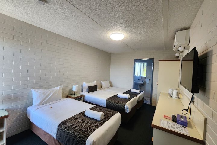 Room 35 of 46