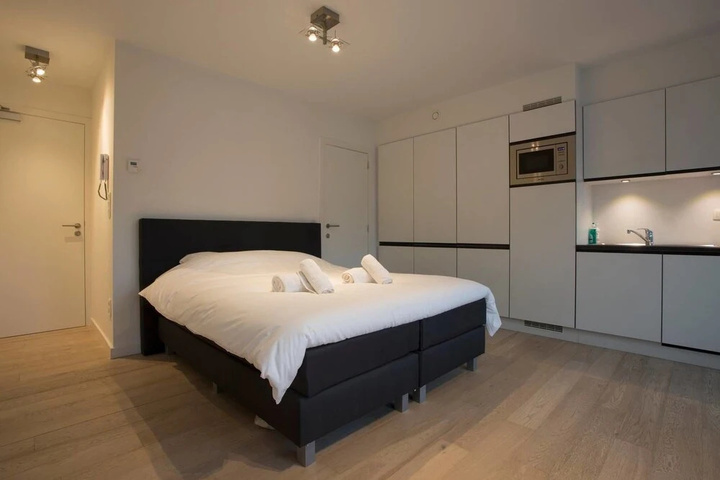 Room 3 of 11
