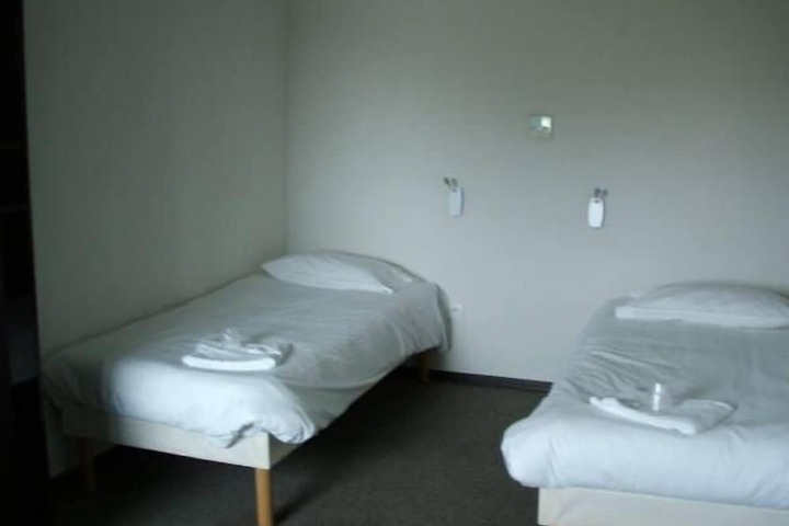 Room 5 of 15