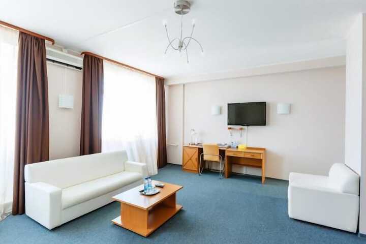 Room 20 of 102