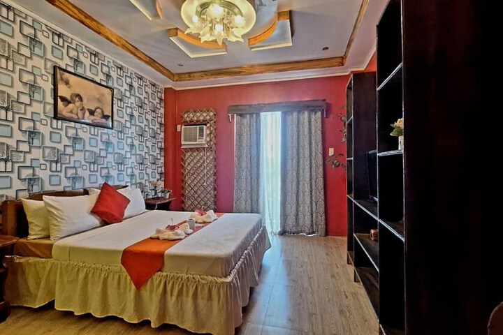 Room 12 of 85