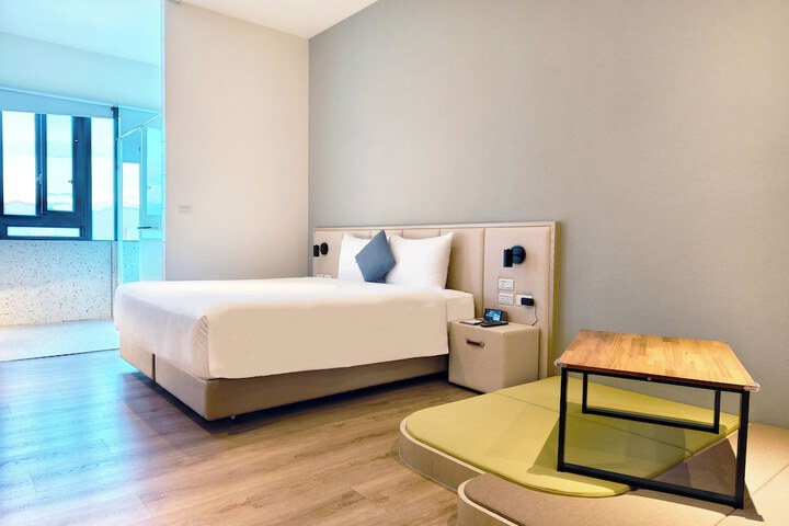 Room 15 of 22