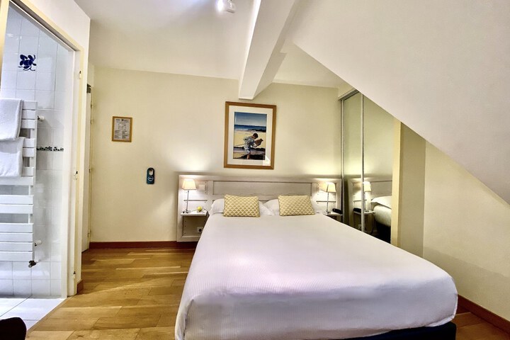 Room 13 of 50