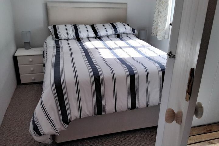 Room 3 of 27